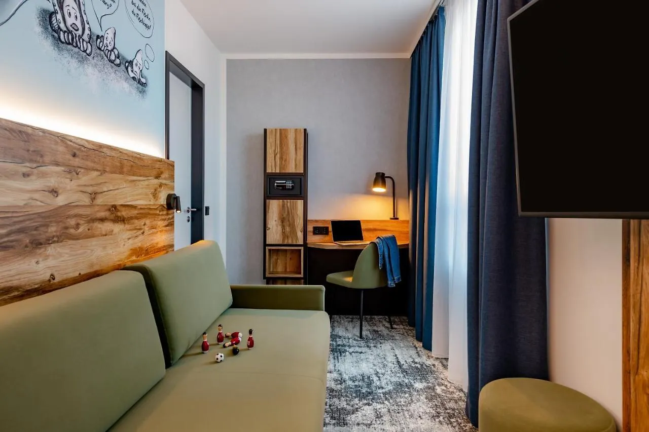 Отель Ibis Styles Hamburg Barmbek 3*,